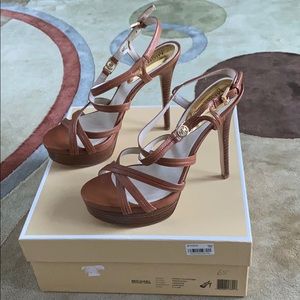 ✨Michael Kors Cicely platform heels✨size 7.5✨BNIB✨